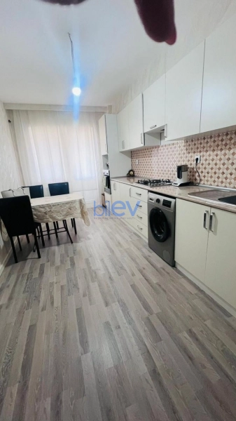 Aylıq Kirayə 3 otaqlı Yeni Tikili bina evi  120m², Bakı