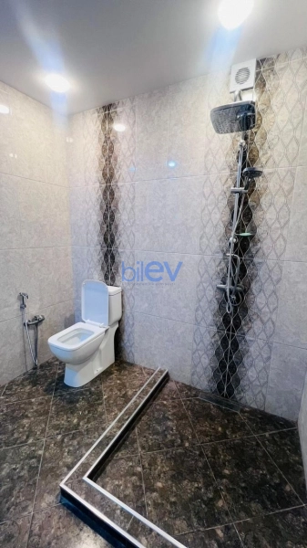 Aylıq Kirayə 3 otaqlı Yeni Tikili bina evi  120m², Bakı