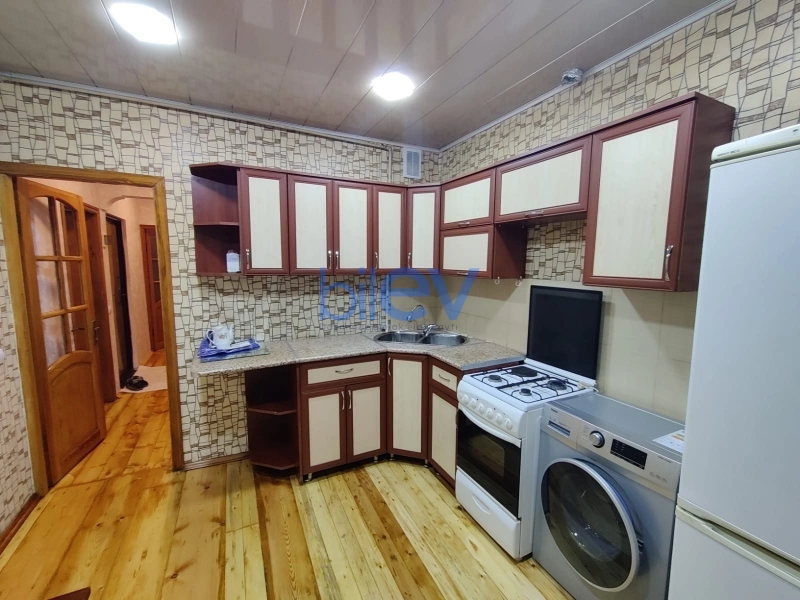 Aylıq Kirayə 2 otaqlı Köhnə Tikili bina evi  65m², Bakı