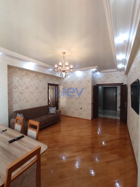 Aylıq Kirayə 3 otaqlı Yeni Tikili bina evi  90m², Bakı