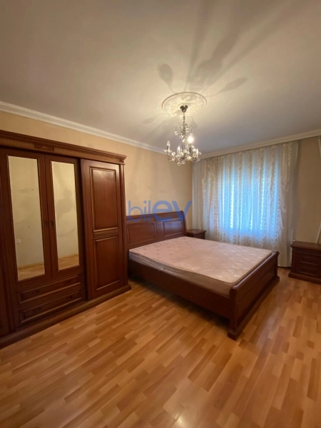 Aylıq Kirayə 3 otaqlı Köhnə Tikili bina evi  100m², Bakı
