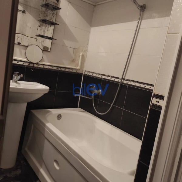 Aylıq Kirayə 2 otaqlı Köhnə Tikili bina evi  60m², Bakı
