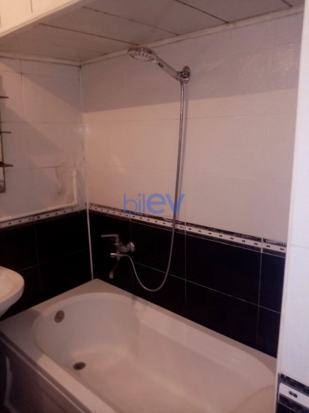 Aylıq Kirayə 2 otaqlı Köhnə Tikili bina evi  60m², Bakı