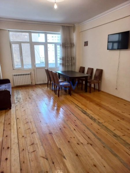 Aylıq Kirayə 2 otaqlı Yeni Tikili bina evi  90m², Bakı