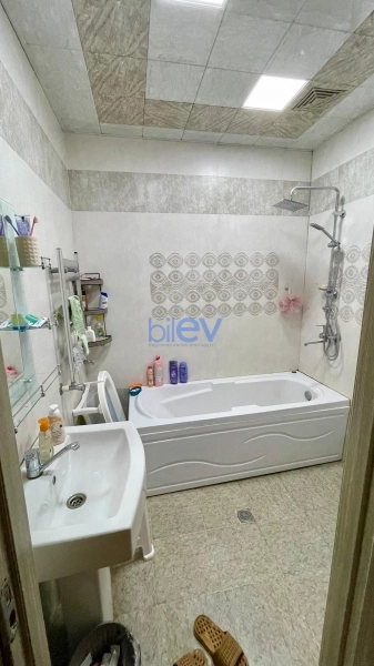 Aylıq Kirayə 2 otaqlı Yeni Tikili bina evi  84m², Bakı