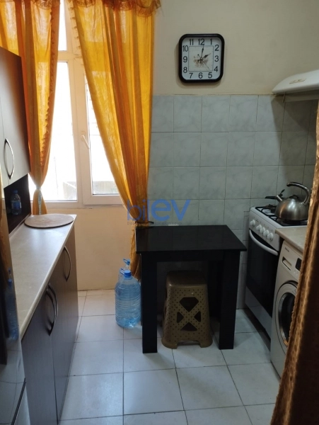 Aylıq Kirayə 2 otaqlı Köhnə Tikili bina evi  48m², Bakı