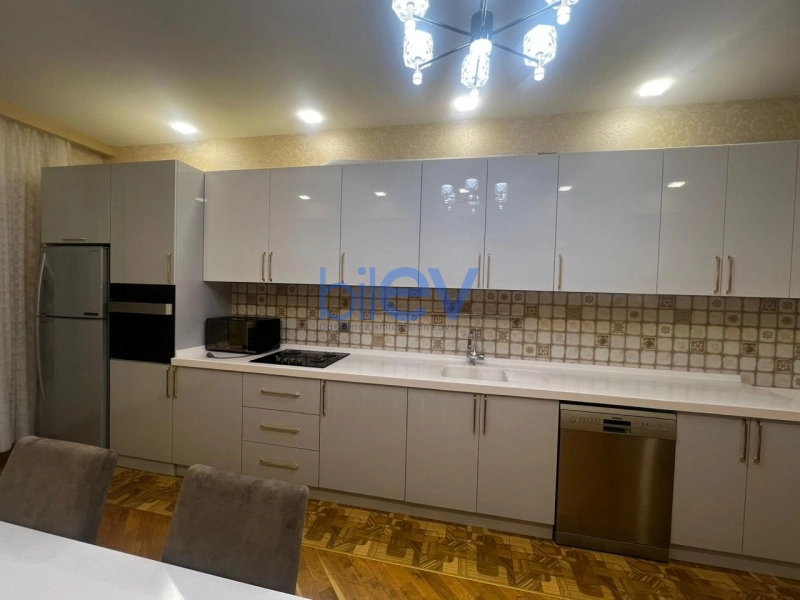 Aylıq Kirayə 2 otaqlı Yeni Tikili bina evi  100m², Bakı
