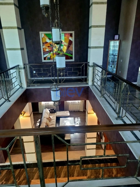 Satış 9 otaqlı Həyət evi  590m², Bakı