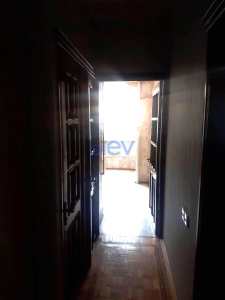 Aylıq Kirayə 4 otaqlı Köhnə Tikili bina evi  110m², Bakı