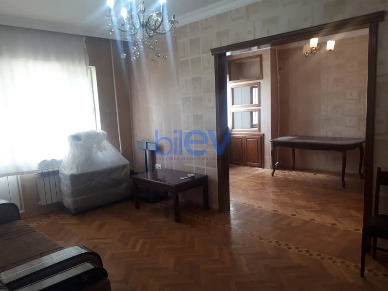 Aylıq Kirayə 4 otaqlı Köhnə Tikili bina evi  110m², Bakı