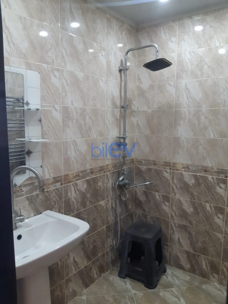 Aylıq Kirayə 2 otaqlı Yeni Tikili bina evi  75m², Bakı