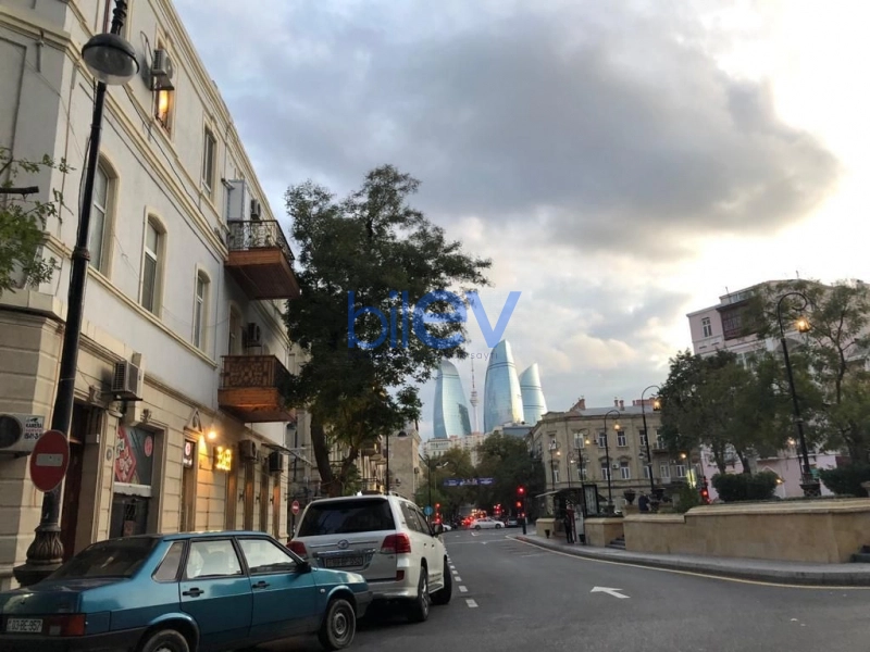 Aylıq Kirayə 2 otaqlı Köhnə Tikili bina evi  50m², Bakı