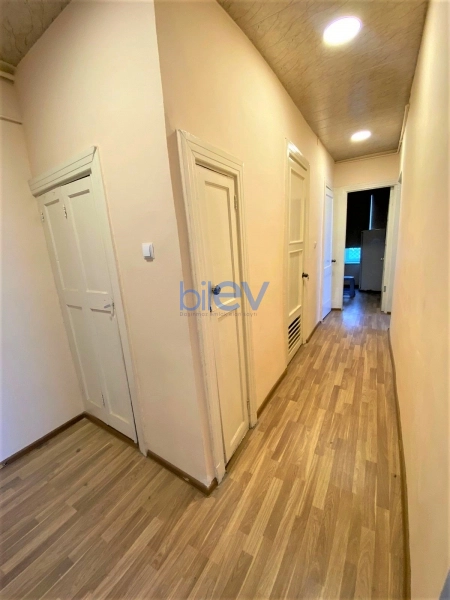 Satış 2 otaqlı Köhnə Tikili bina evi  60m², Bakı