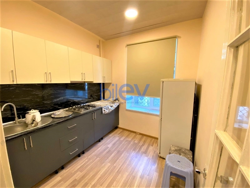 Satış 2 otaqlı Köhnə Tikili bina evi  60m², Bakı