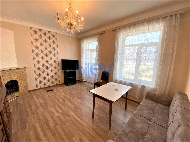Satış 2 otaqlı Köhnə Tikili bina evi  60m², Bakı