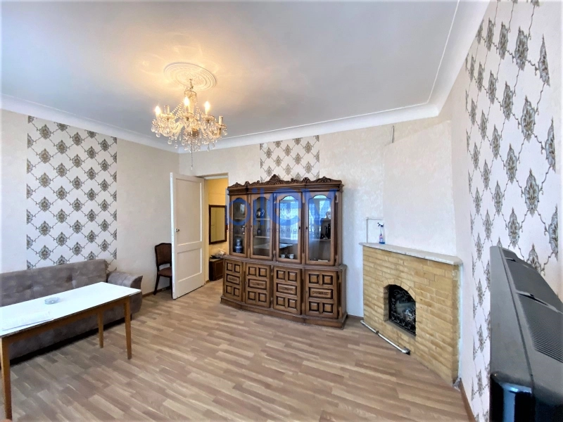 Satış 2 otaqlı Köhnə Tikili bina evi  60m², Bakı