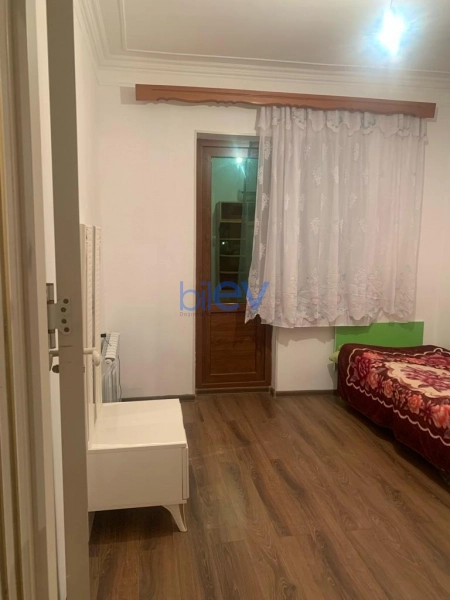 Aylıq Kirayə 3 otaqlı Köhnə Tikili bina evi  80m², Bakı