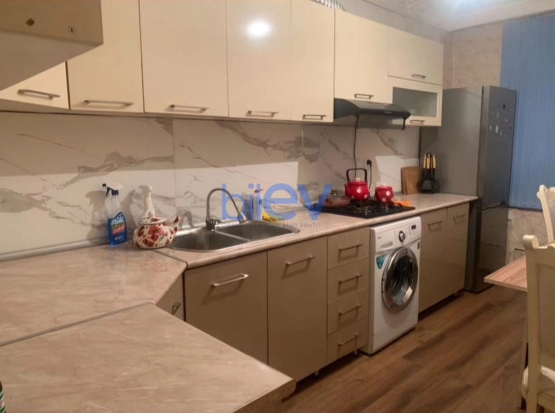Aylıq Kirayə 3 otaqlı Köhnə Tikili bina evi  80m², Bakı