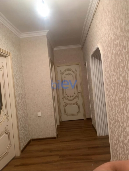 Aylıq Kirayə 3 otaqlı Köhnə Tikili bina evi  80m², Bakı