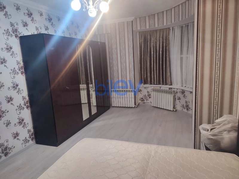 Aylıq Kirayə 4 otaqlı Yeni Tikili bina evi  120m², Bakı