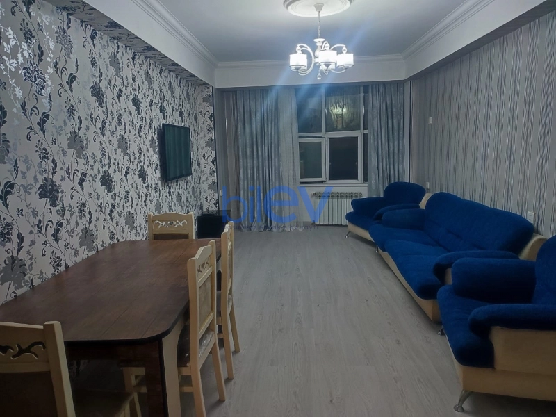 Aylıq Kirayə 4 otaqlı Yeni Tikili bina evi  120m², Bakı