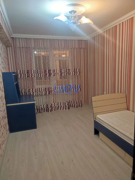 Aylıq Kirayə 4 otaqlı Yeni Tikili bina evi  120m², Bakı