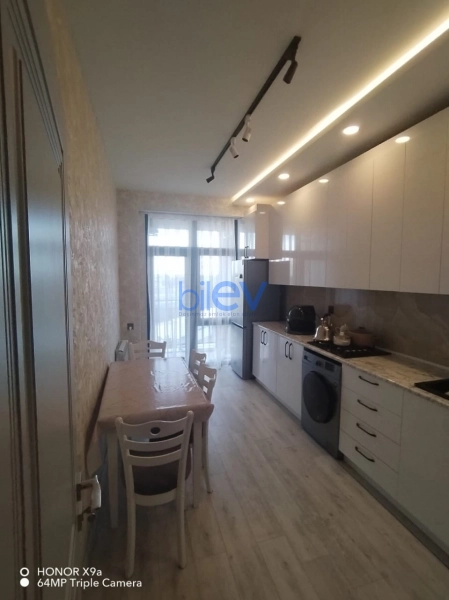 Aylıq Kirayə 2 otaqlı Yeni Tikili bina evi  70m², Bakı