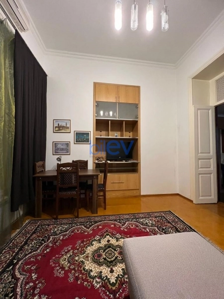 Aylıq Kirayə 2 otaqlı Köhnə Tikili bina evi  40m², Bakı