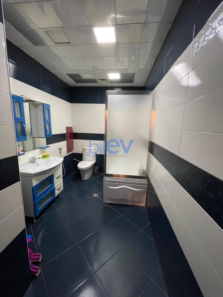 Aylıq Kirayə 3 otaqlı Yeni Tikili bina evi  140m², Bakı