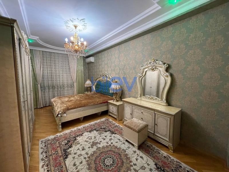 Aylıq Kirayə 3 otaqlı Yeni Tikili bina evi  140m², Bakı