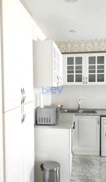 Aylıq Kirayə 3 otaqlı Köhnə Tikili bina evi  110m², Bakı