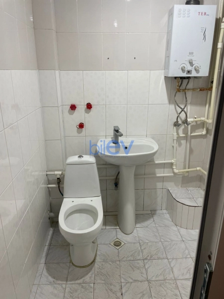 Aylıq Kirayə 3 otaqlı Köhnə Tikili bina evi  60m², Bakı
