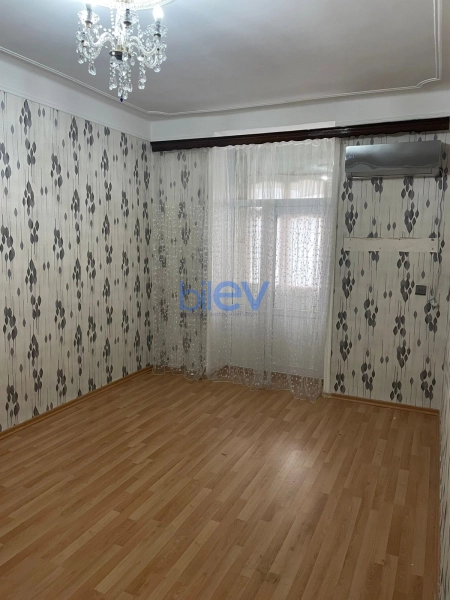 Aylıq Kirayə 3 otaqlı Köhnə Tikili bina evi  60m², Bakı