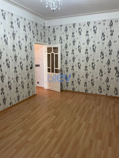Aylıq Kirayə 3 otaqlı Köhnə Tikili bina evi  60m², Bakı