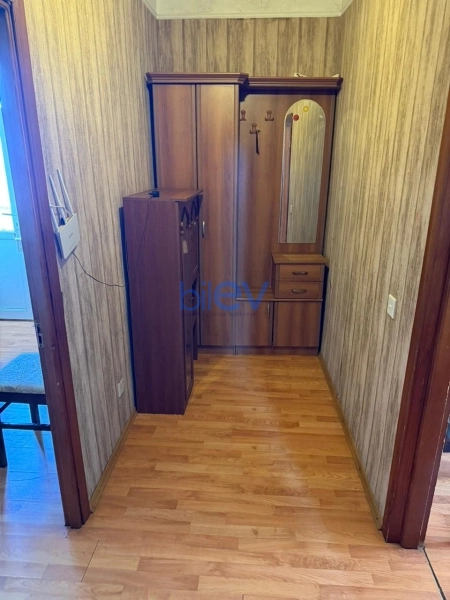 Aylıq Kirayə 3 otaqlı Köhnə Tikili bina evi  60m², Bakı