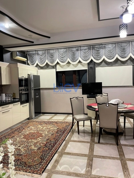 Aylıq Kirayə 4 otaqlı Yeni Tikili bina evi  260m², Bakı