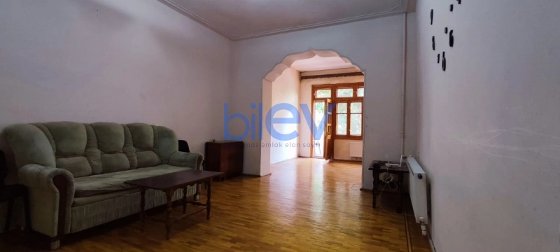 Aylıq Kirayə 4 otaqlı Köhnə Tikili bina evi  100m², Bakı