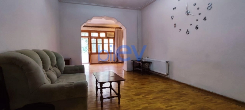 Aylıq Kirayə 4 otaqlı Köhnə Tikili bina evi  100m², Bakı