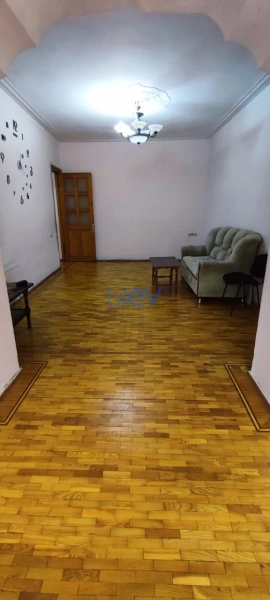 Aylıq Kirayə 4 otaqlı Köhnə Tikili bina evi  100m², Bakı