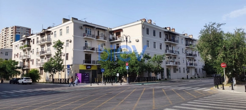 Aylıq Kirayə 4 otaqlı Köhnə Tikili bina evi  100m², Bakı