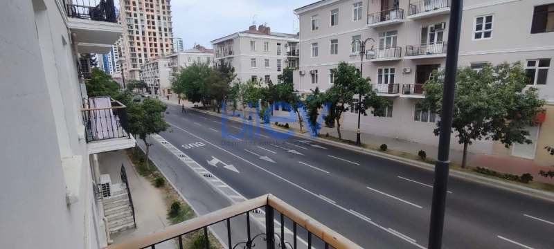 Aylıq Kirayə 4 otaqlı Köhnə Tikili bina evi  100m², Bakı