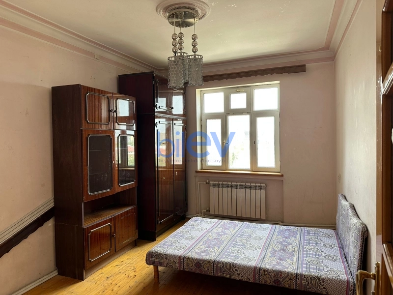 Aylıq Kirayə 4 otaqlı Köhnə Tikili bina evi  100m², Bakı