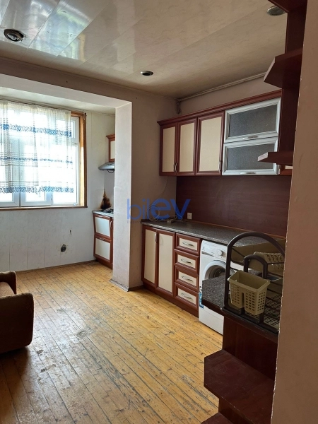 Aylıq Kirayə 4 otaqlı Köhnə Tikili bina evi  100m², Bakı
