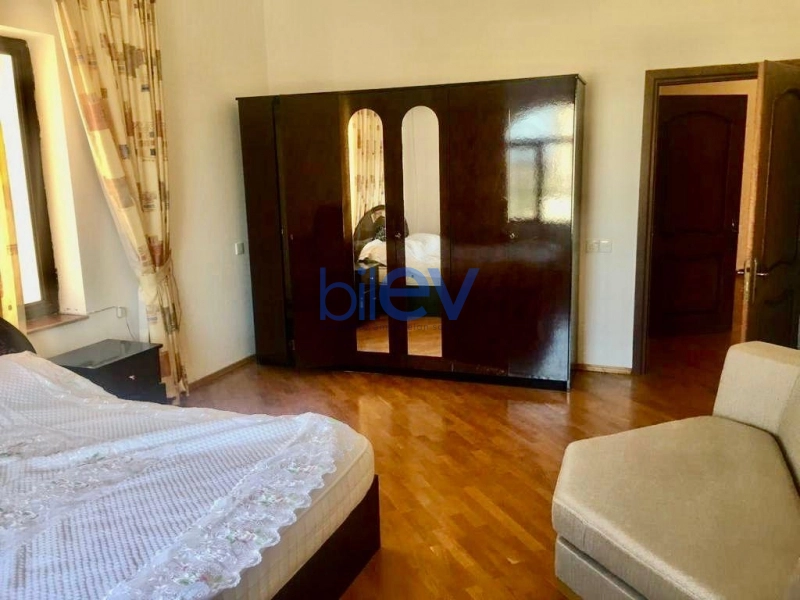 Aylıq Kirayə 4 otaqlı Bağ evi  200m², Bakı