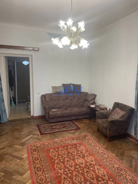 Aylıq Kirayə 2 otaqlı Köhnə Tikili bina evi  65m², Bakı