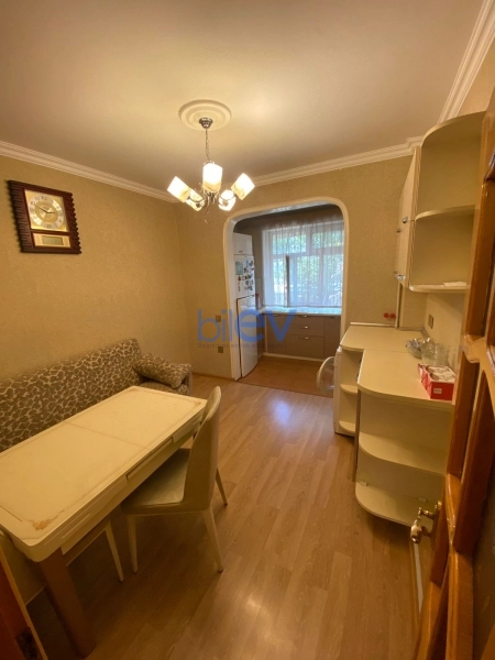 Aylıq Kirayə 2 otaqlı Köhnə Tikili bina evi  70m², Bakı