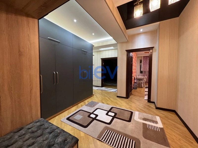 Aylıq Kirayə 4 otaqlı Yeni Tikili bina evi  155m², Bakı
