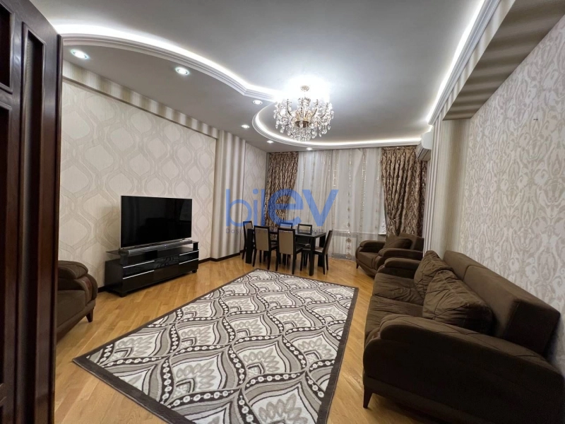 Aylıq Kirayə 4 otaqlı Yeni Tikili bina evi  155m², Bakı