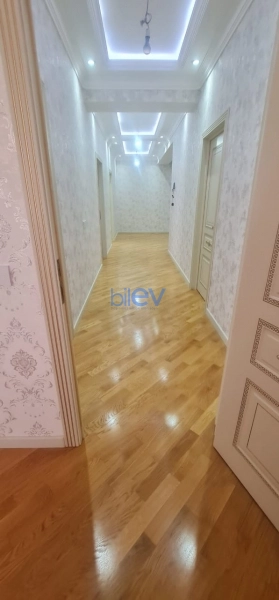 Aylıq Kirayə 3 otaqlı Yeni Tikili bina evi  120m², Bakı