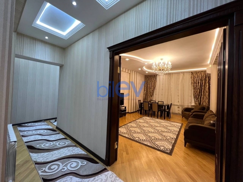 Aylıq Kirayə 4 otaqlı Yeni Tikili bina evi  155m², Bakı